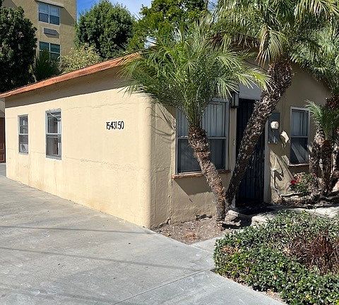 3rd image of 15431 Van Buren St #0c9e2ec5a