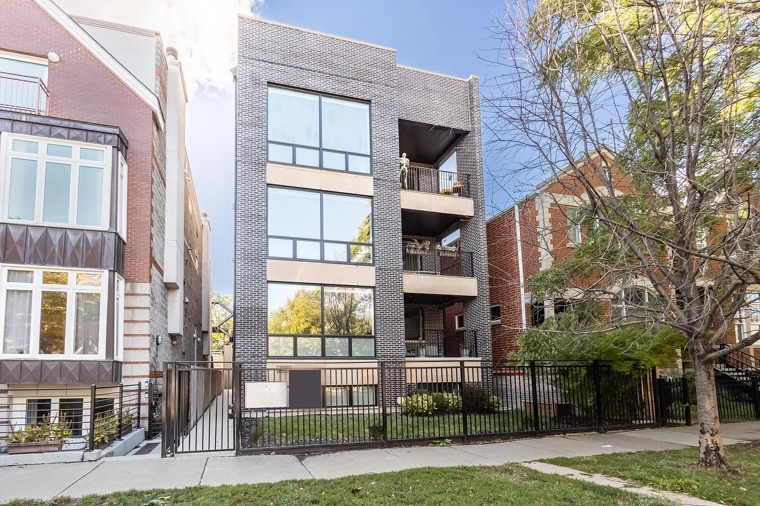 2508 N Greenview Ave #1S photo 1