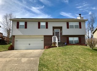 402 Carriage Way, Hurricane, WV 25526