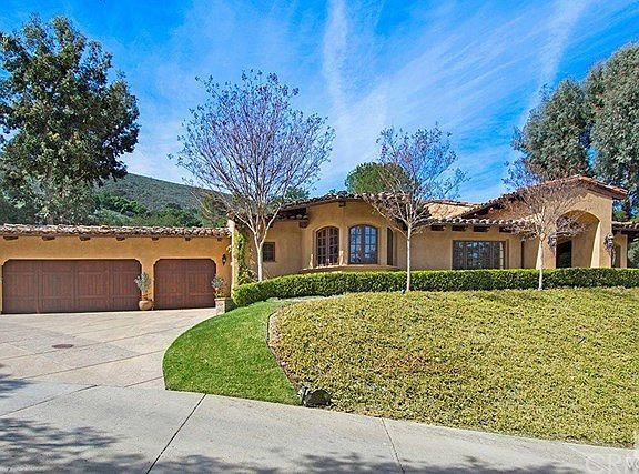 2nd image of 3982 Oak Hollow Cir
