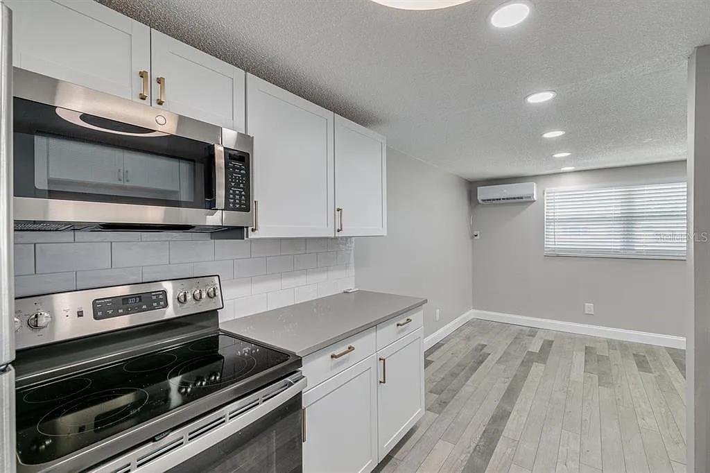 2 bed, 1.0 bath, 650 sqft, $1,675 — Photo 3