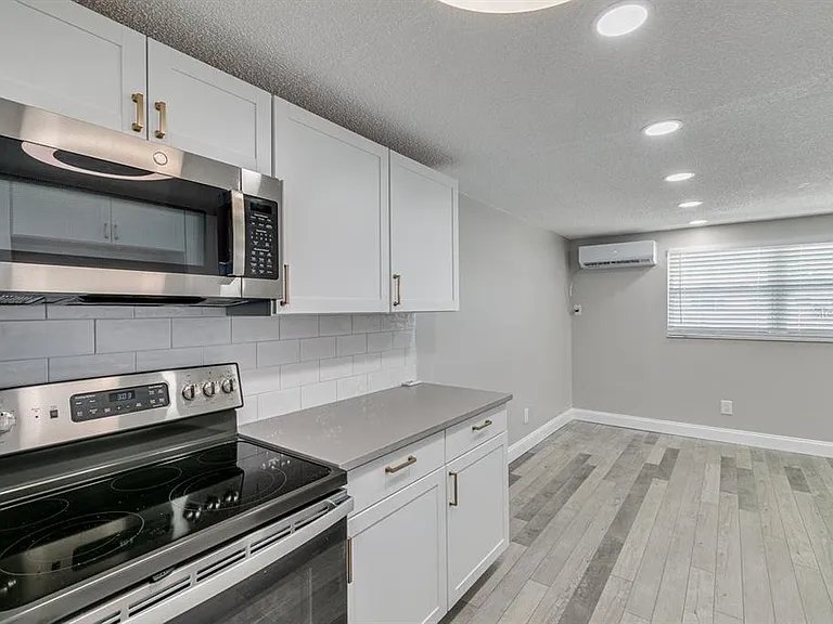 13496 W Rena Dr — Photo 3
