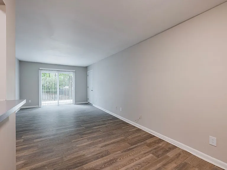 Modern Living in the Heart of Northlake — Photo 20