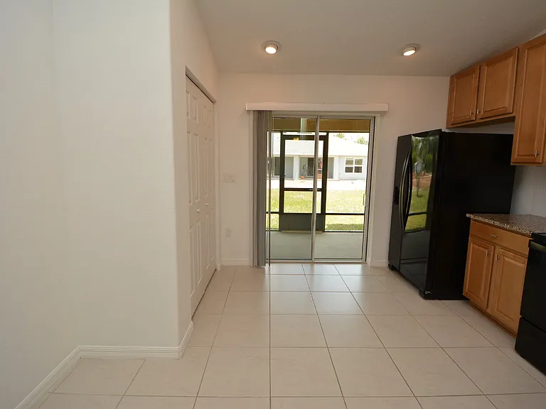33 Rosecroft Ln #B — Photo 18