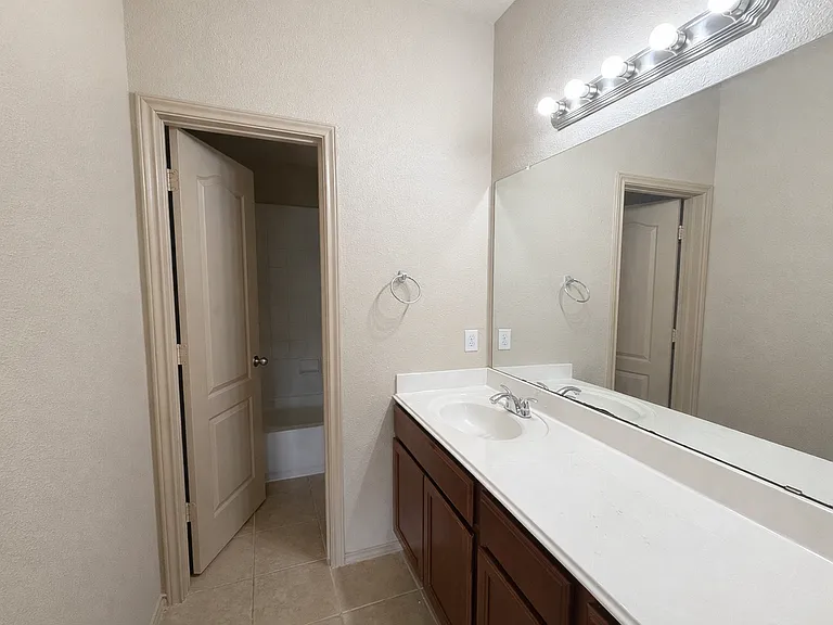 11922 Harristown Dr — Photo 21
