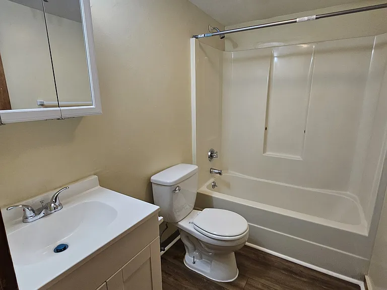 143 Sheffield Ave #2B — Photo 3