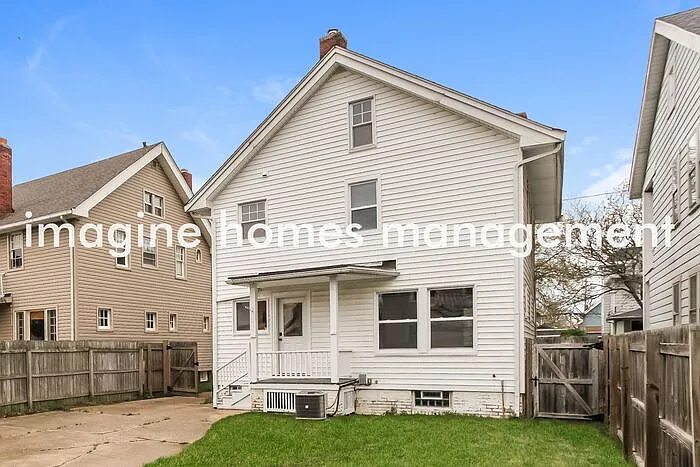 1453 Larchmont Ave — Photo 14