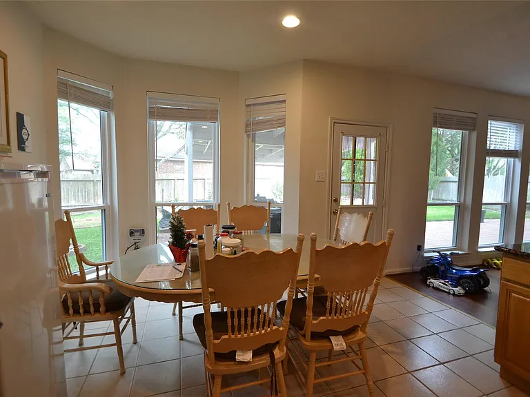 12110 Laurel Ct — Photo 13