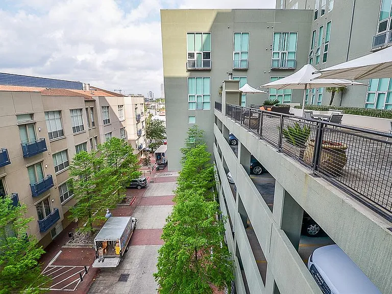 2000 Bagby St #5441 — Photo 34