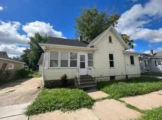 1118 17th Ave, Moline, IL 61265