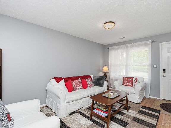 4th image of 497 McIntosh Dr