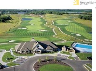 1126 Lakecrest Cir, Raymore, MO 64083