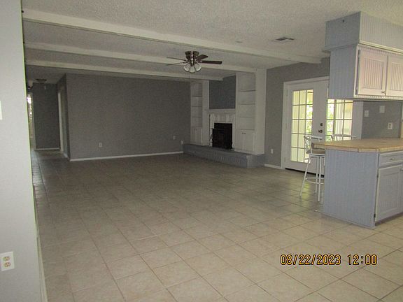 4th image of 711 SW Englewood Dr