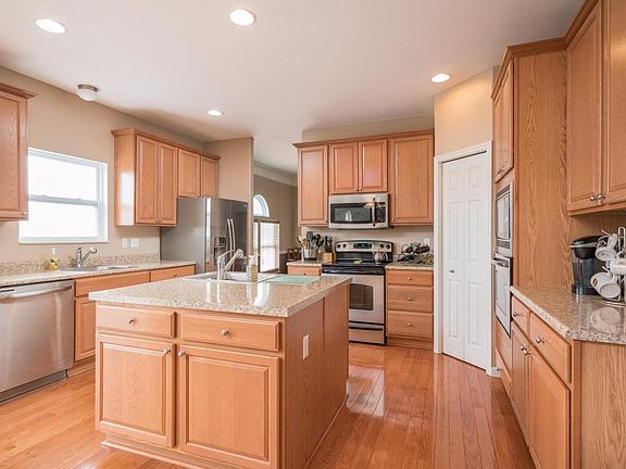 4th image of 119 Parkdale Dr
