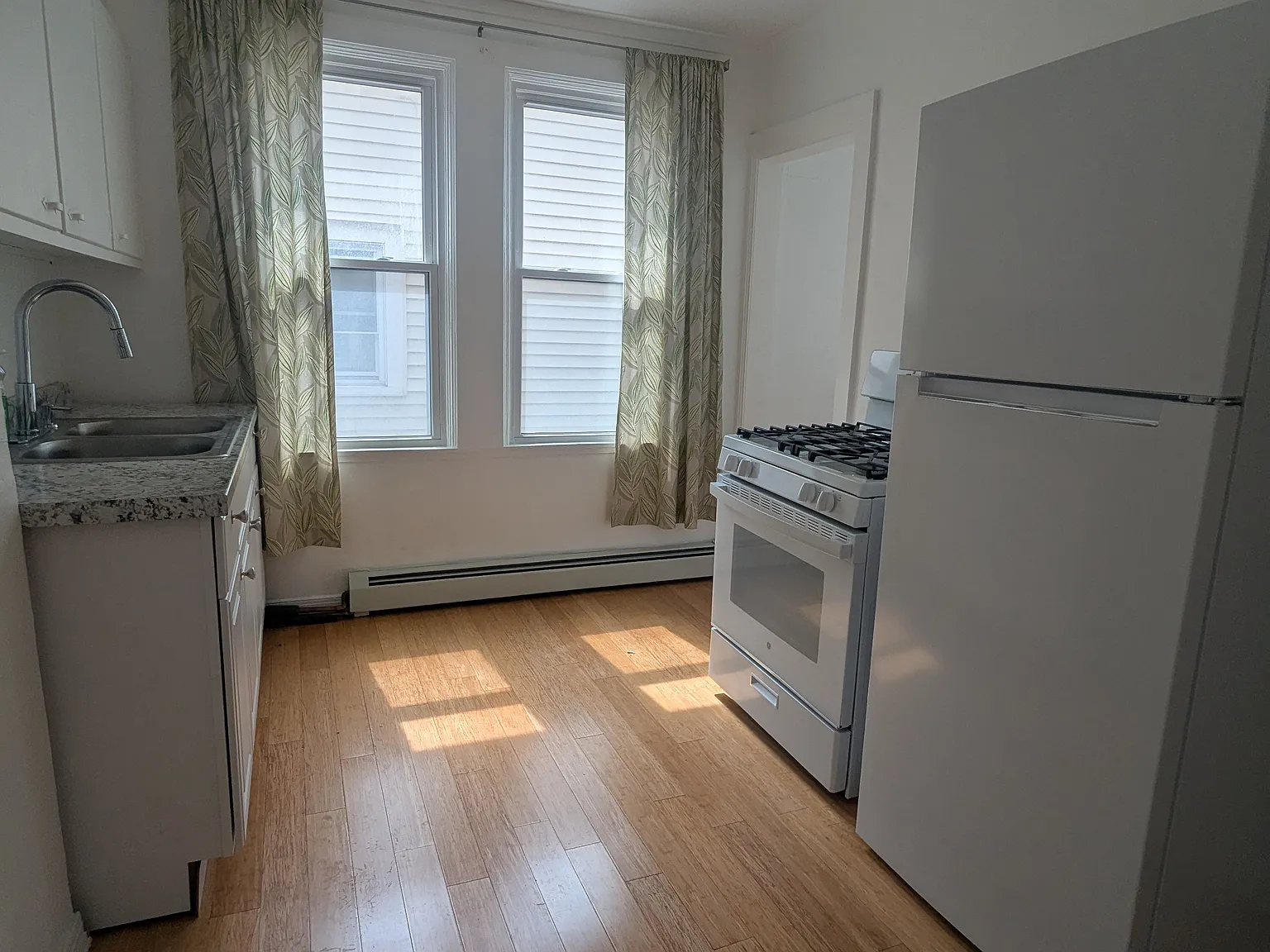 1 bed, 900 sqft, $950 — Photo 4