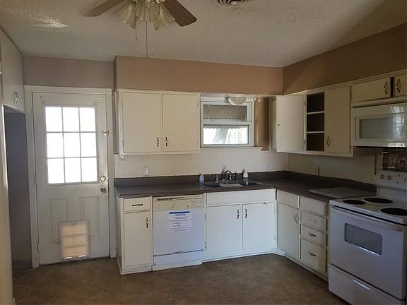 3rd image of 123 Borchardt Dr