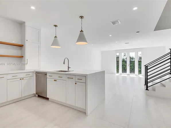 3384 Day Ave #3384, Miami, FL 33133