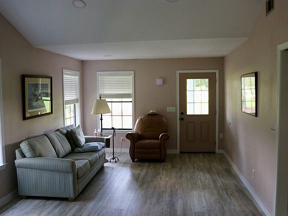 4th image of 261 Wilkerson Rd