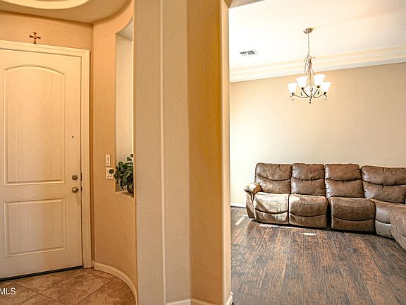 4th image of 17774 W DAHLIA Drive