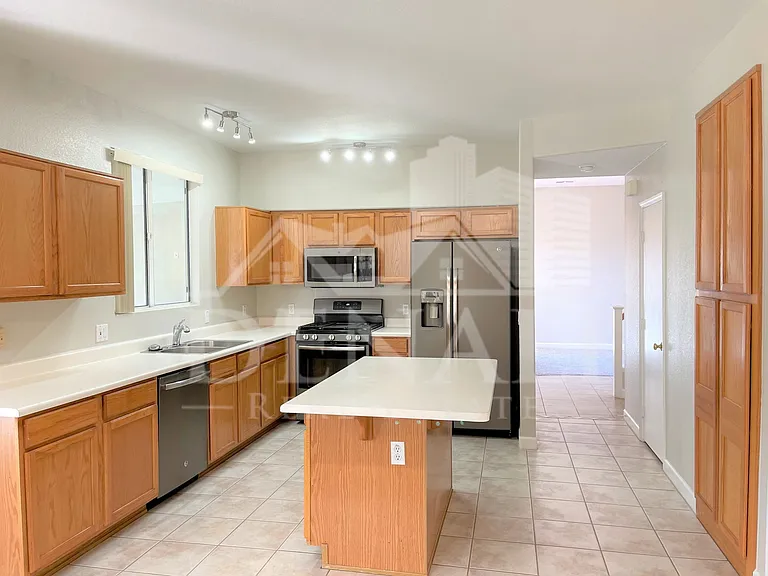 16247 W Jackson St — Photo 6