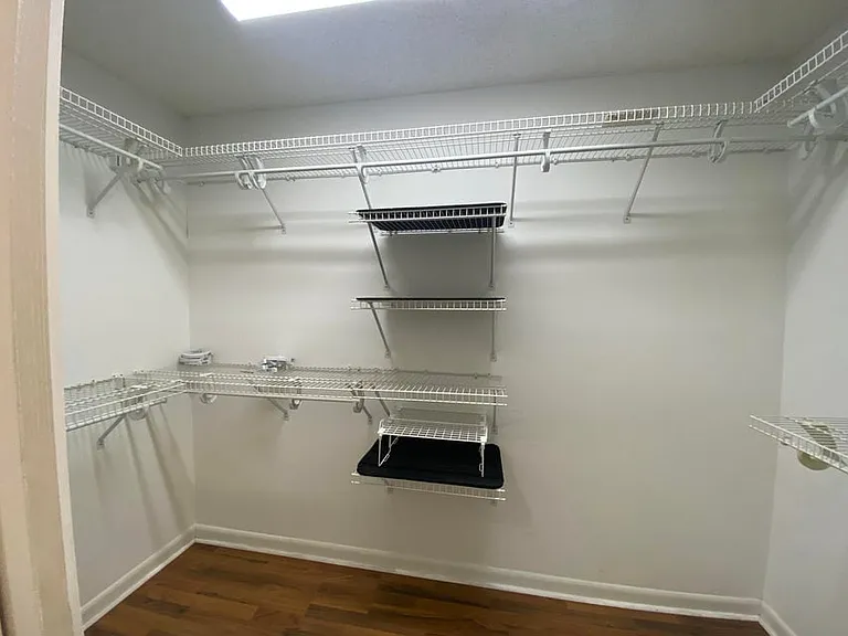 400 Argyle Ct — Photo 35
