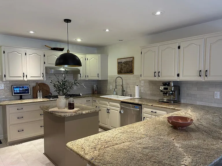 6040 Southgate Farm Rd — Photo 2