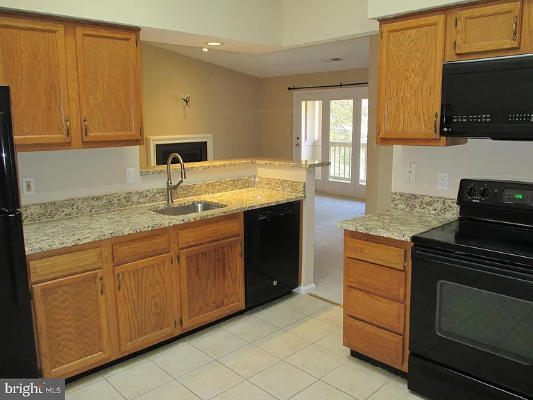 7502 Ashby Ln #K — Photo 3