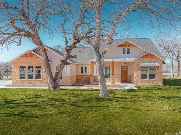 113 Hondo Vista, La Vernia, TX 78121