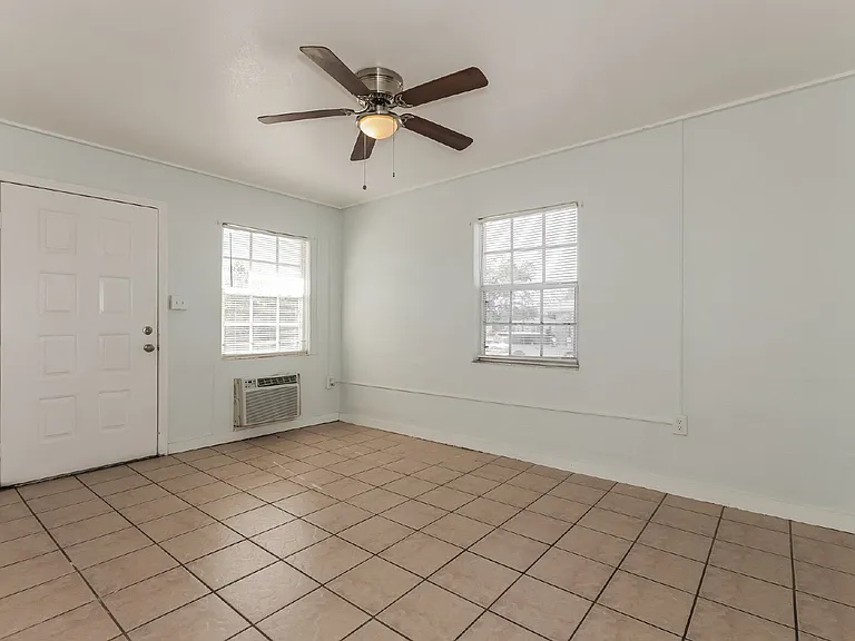 315 D St #2 — Photo 4