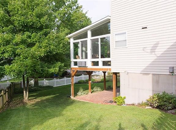 4th image of 9730 Concord Hills Ct