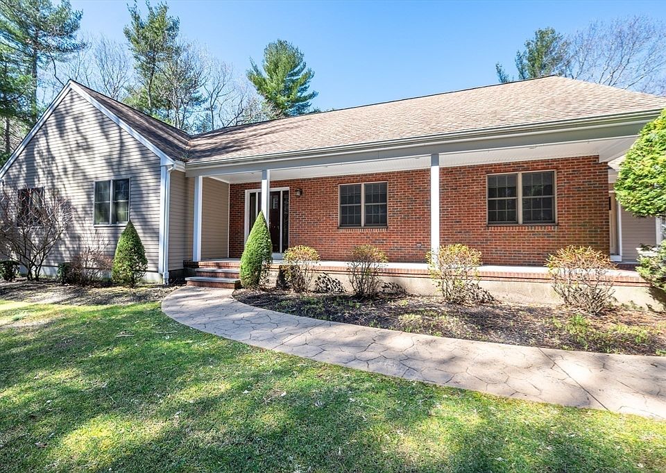 1042 N Main St, Raynham, MA 02767 Zillow