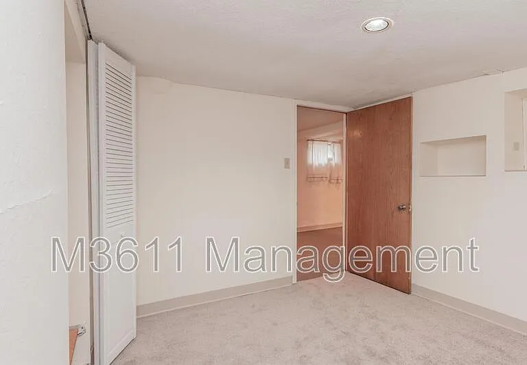 446 E St — Photo 7
