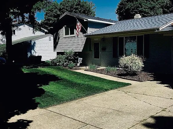 2621 Tulane Dr, Lansing, MI 48912