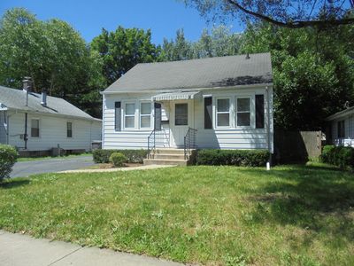 704 Parkway Ave, Elgin, IL, 60120
