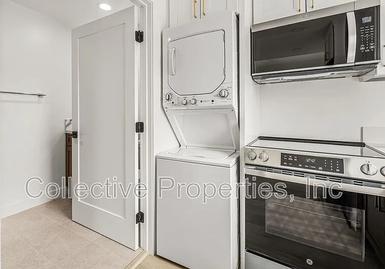 1509 Galveston St #202 — Photo 4