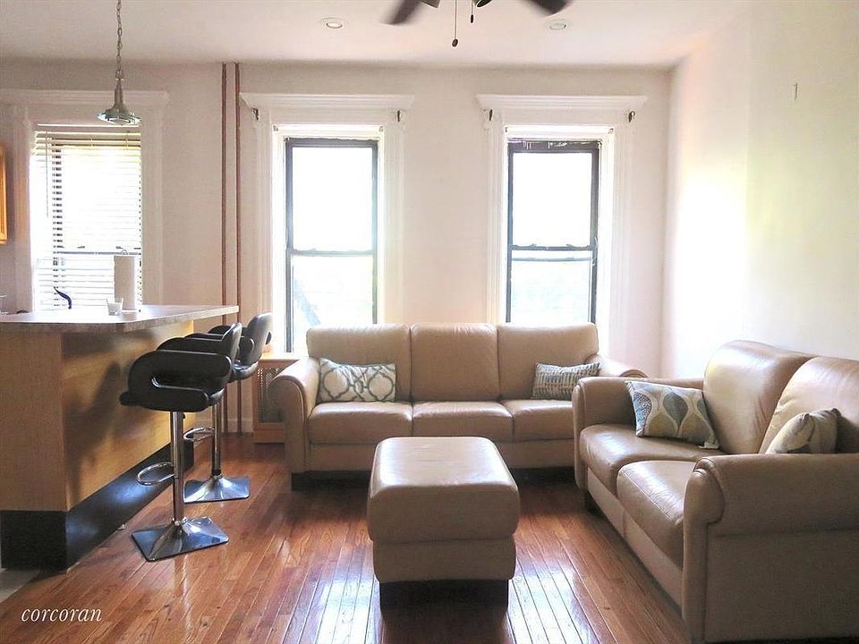 2nd image of 210 Van Buren St #2