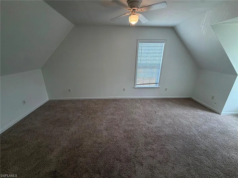 250 Leawood Cir — Photo 22