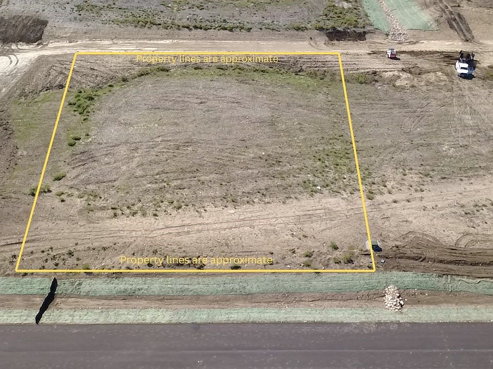 1st image of Creekside Dr