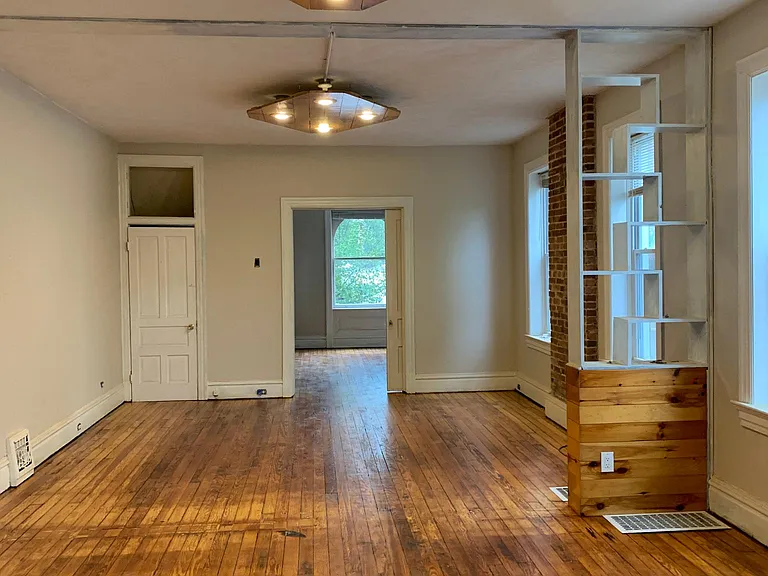 Facing front room.