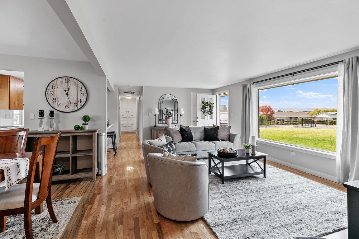 next background image