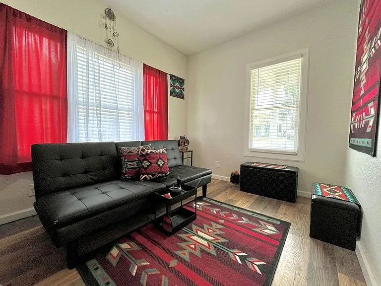 222 N Madison St — Photo 5