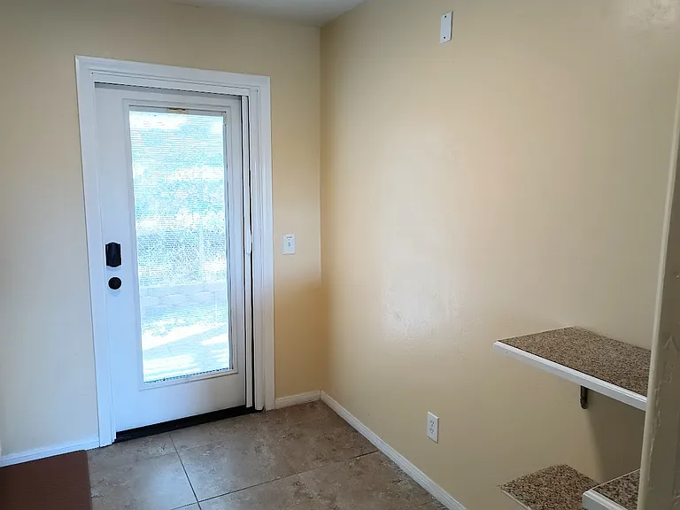 1620 1/2 York Dr — Photo 16