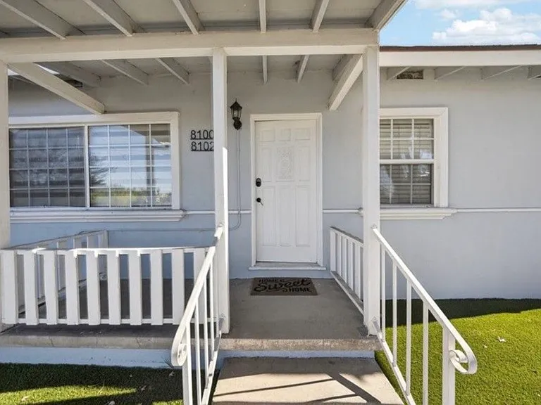 8100 Bellaire Ave — Photo 2