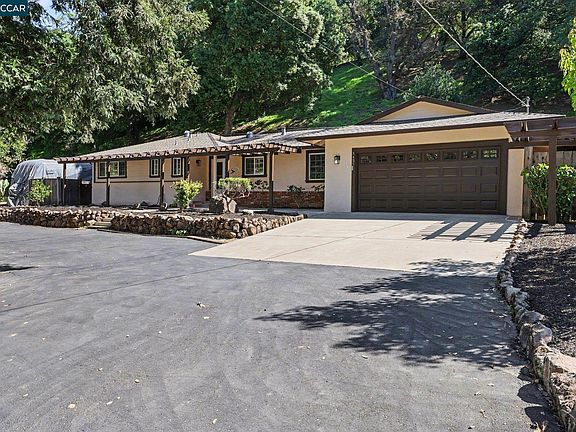 2nd image of 1451 Franklin Canyon Rd