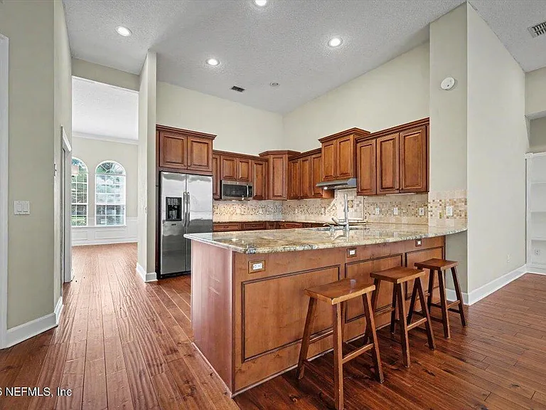 337 S Mill View Way — Photo 23