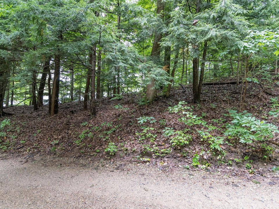 1st image of Fernwood Dr