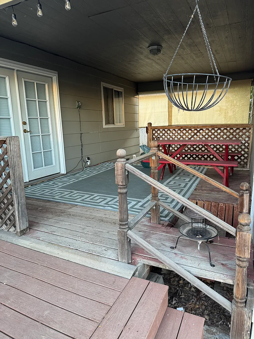 4175 Pine St photo 1