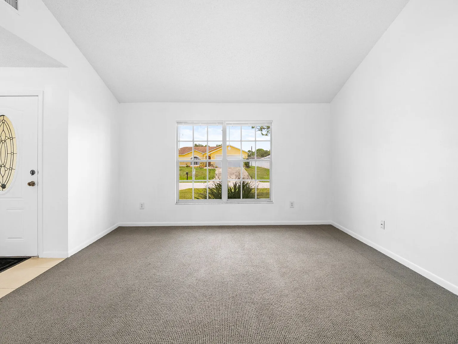 3 bed, 2.0 bath, 1420 sqft, $1,800 — Photo 4