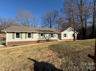 424 Holland Dr, Statesville, NC 28677