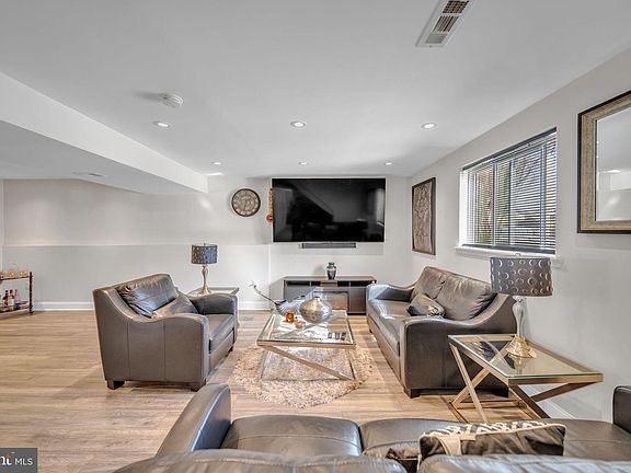 4th image of 6206 Clinton Way